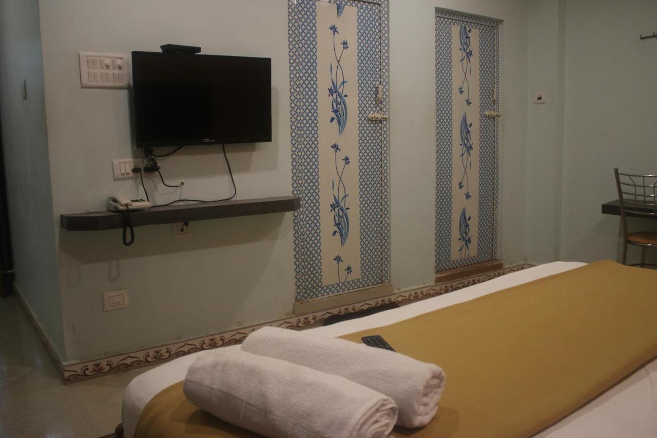 Hotel Sikara, كومباكونام المظهر الخارجي الصورة